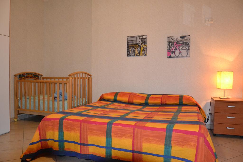 Hotel Low Cost La Meridiana Zafferana Etnea Pokoj fotografie
